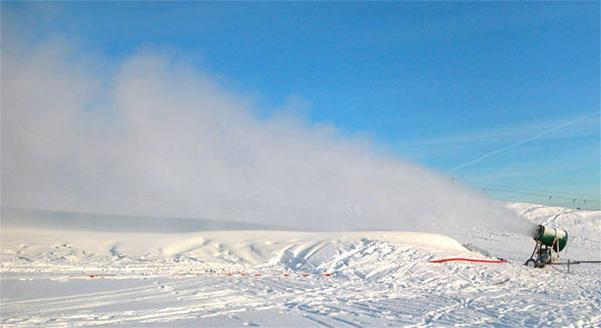 Cнежная пушка ESG-360 в работе, максимальная производительность по снегу